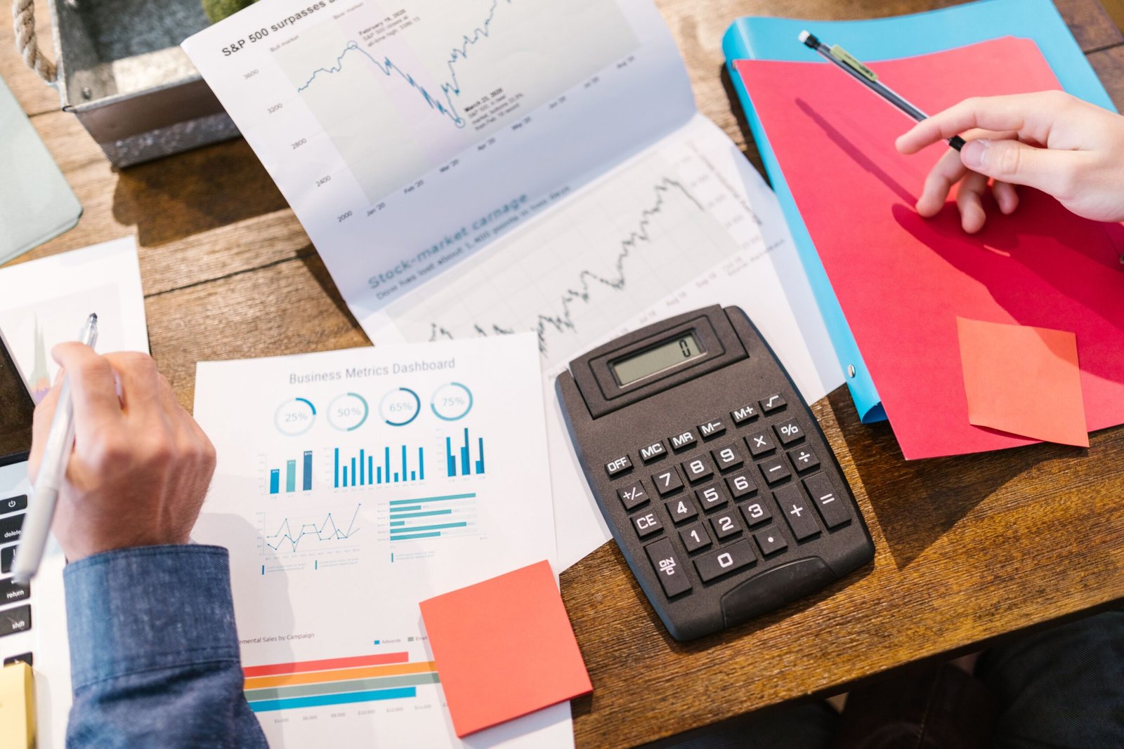 When to Hire a CFO: A UK Founder’s Guide to Timing, Signs and Costs